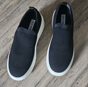 Steve Madden Black Slip-On Loafers Minimalist Design